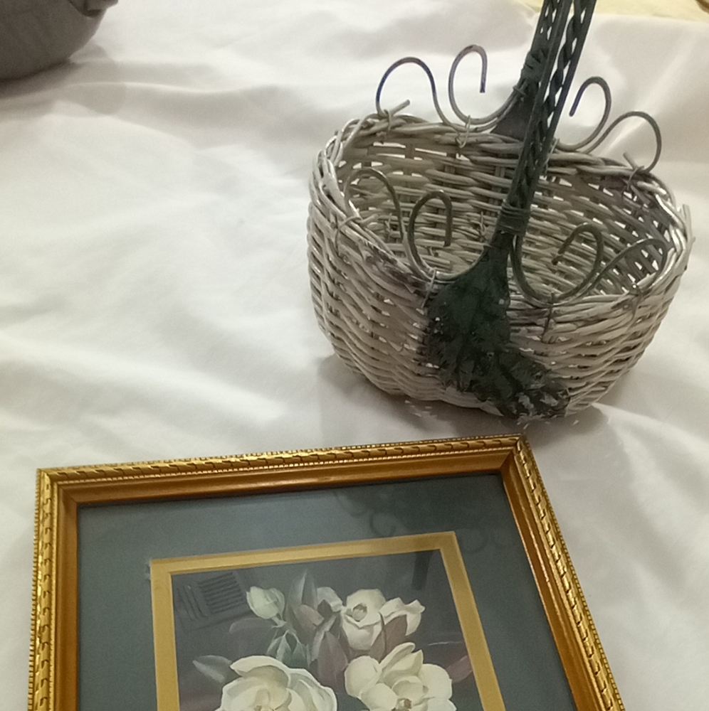 Cedar Creek Collection Print & Vintage Basket.